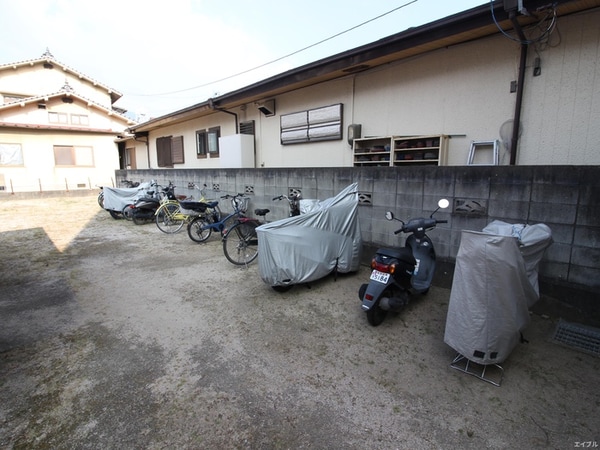 バイク置き場