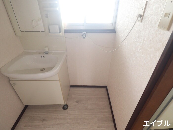 物件内観写真12　(洗濯機置場)