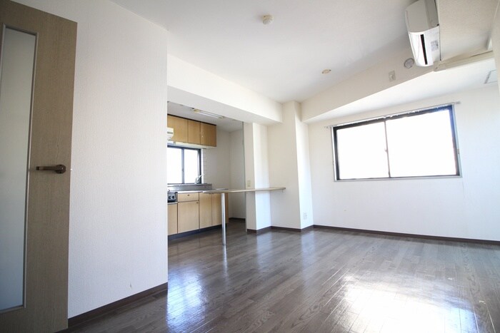 ベルクーレ堺町の居室