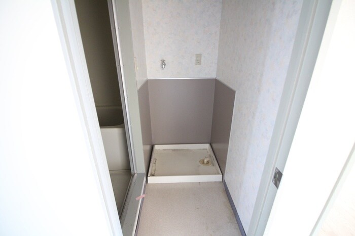 ベルクーレ堺町の洗濯機置場