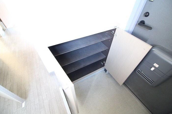 ベルクーレ堺町の靴箱