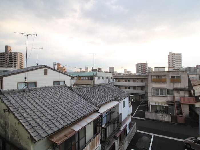 物件内観写真13　(室内からの展望)