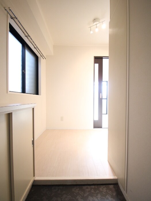 物件内観写真20　(玄関)