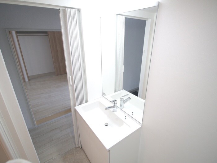 物件内観写真11　(洗面)