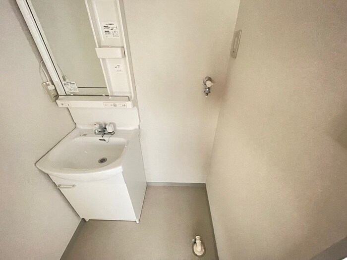 物件内観写真12　(洗濯機置場)