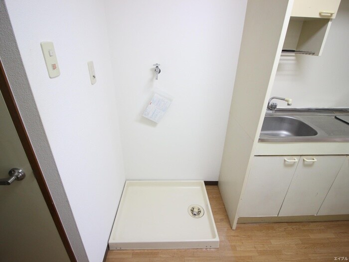 物件内観写真13　(洗濯機置場)