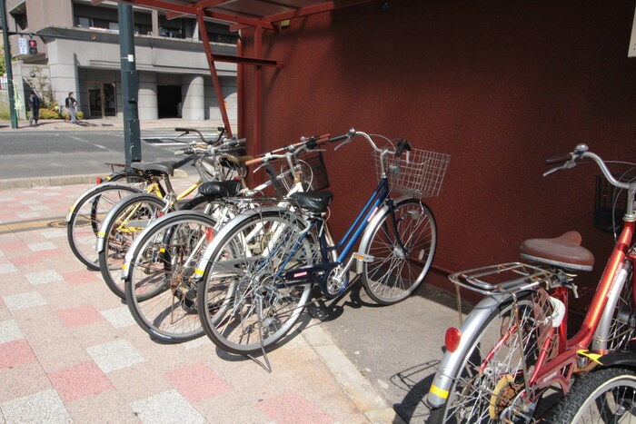 物件外観写真4　(駐輪場)