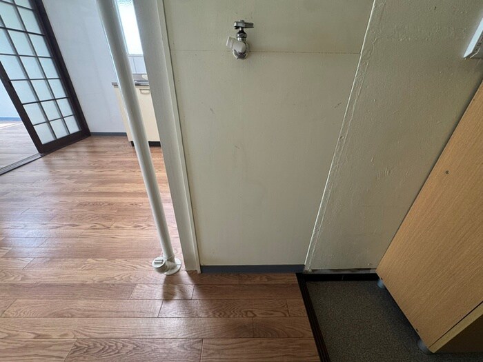 物件内観写真14　(洗濯機置場)