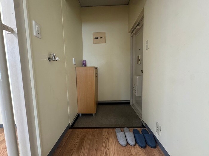 物件内観写真16　(玄関)