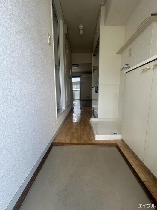 物件内観写真13　(玄関)