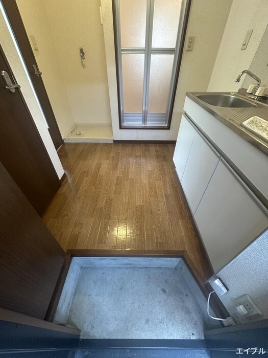 物件内観写真13　(玄関)