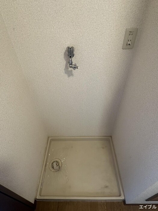 物件内観写真17　(洗濯機置場)