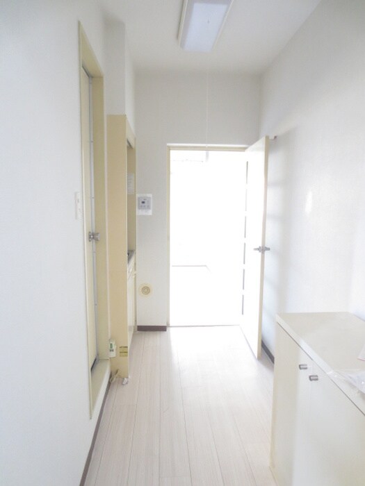 物件内観写真14　(廊下)