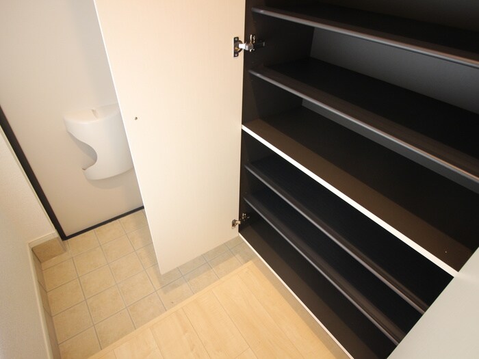 物件内観写真19　(玄関)