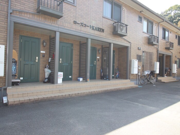 物件外観写真6　(エントランス部分)