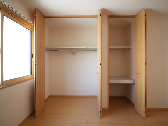 物件内観写真16　(収納)