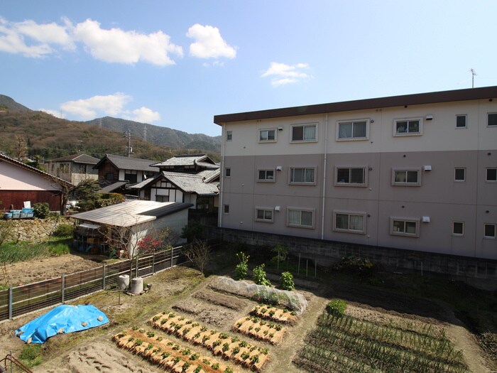 物件内観写真20　(室内からの展望)