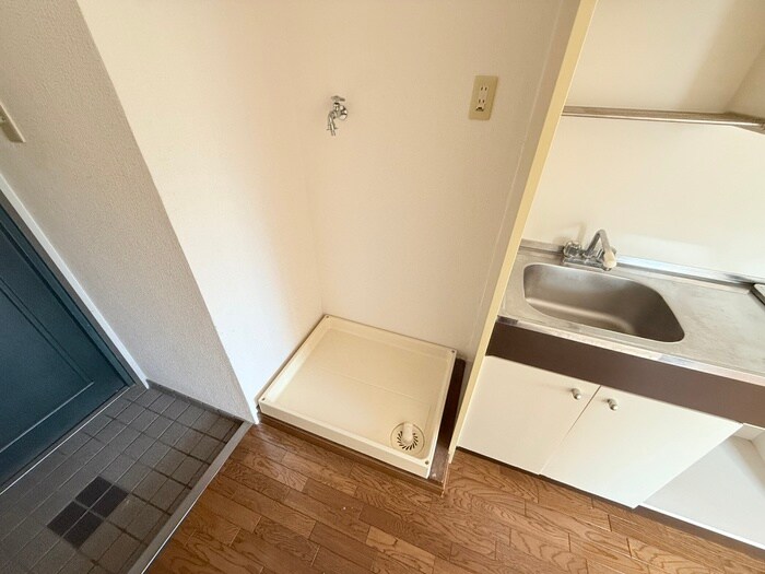 物件内観写真15　(洗濯機置場)