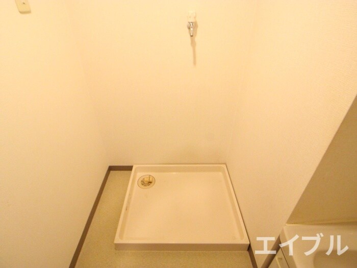 物件内観写真14　(洗濯機置場)