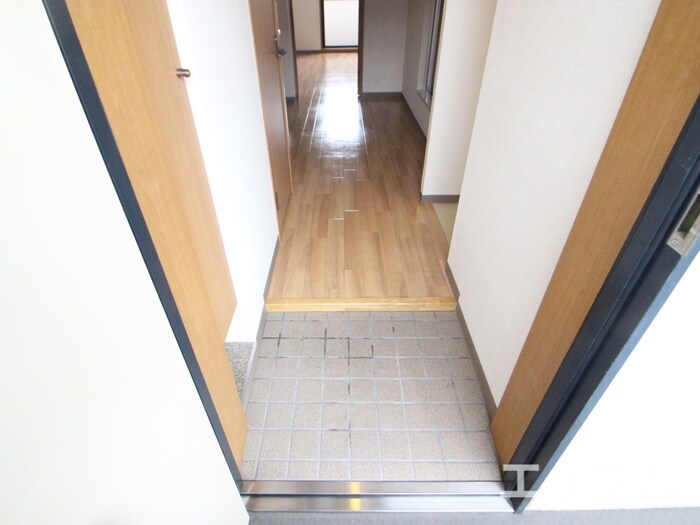 物件内観写真15　(玄関)