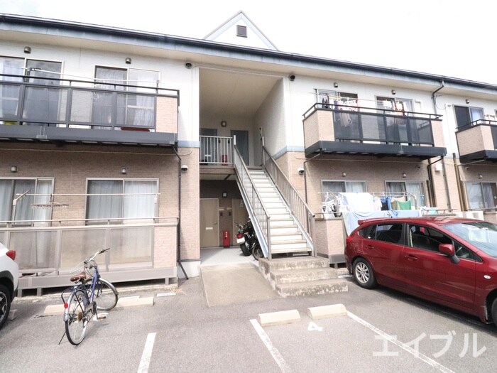 物件外観写真3　(エントランス部分)