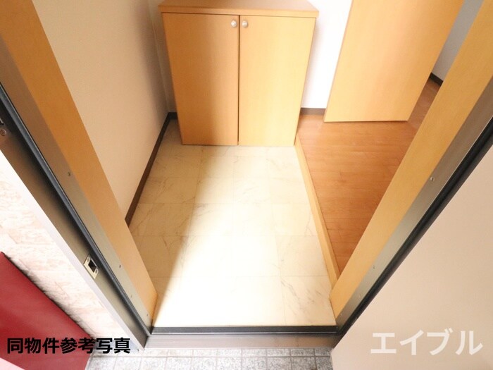 物件内観写真15　(玄関)