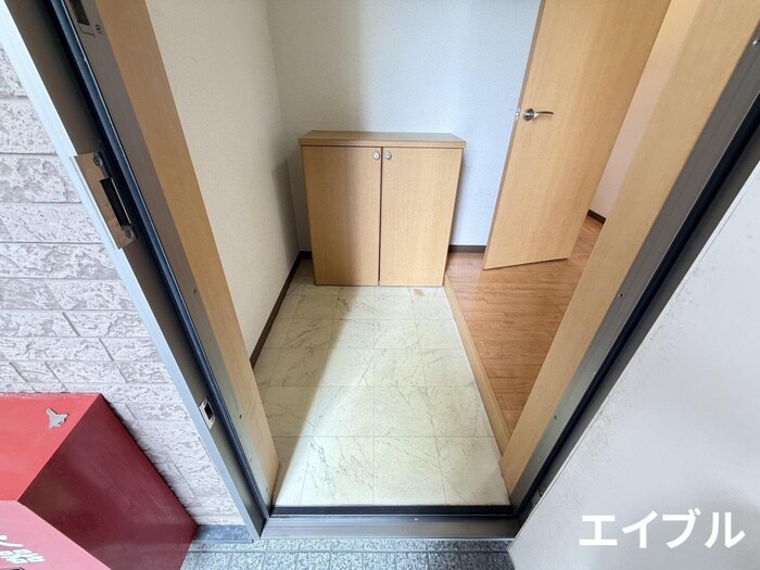 物件内観写真15　(玄関)