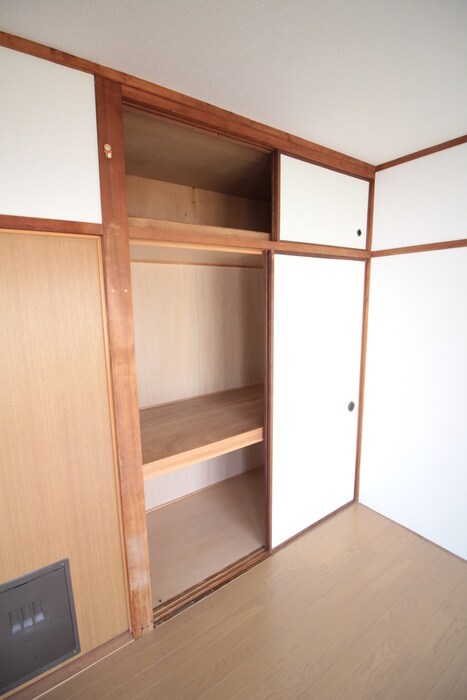 物件内観写真12　(収納)
