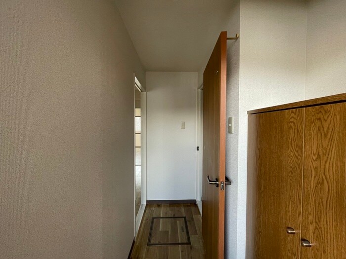物件内観写真18　(廊下)