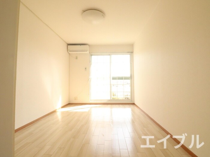 物件内観写真4　(居室)