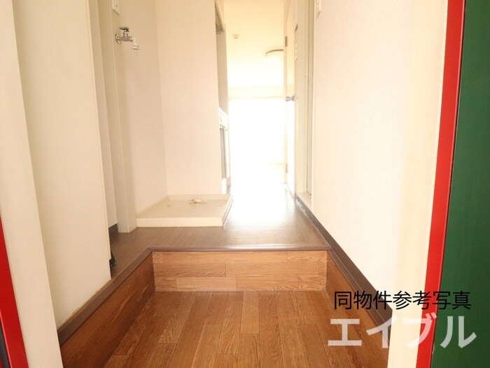 物件内観写真12　(玄関)