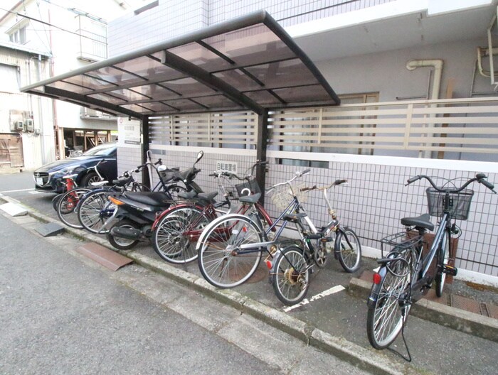 物件外観写真3　(駐輪場)
