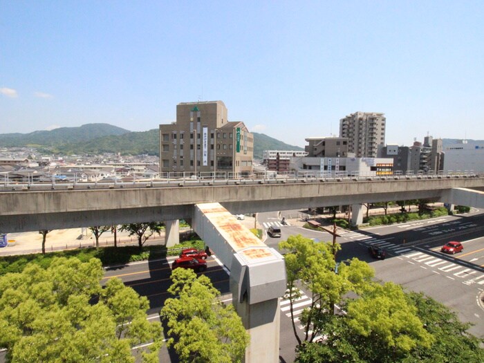 物件内観写真11　(室内からの展望)