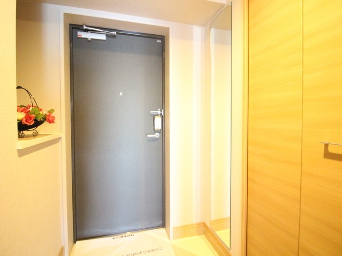 物件内観写真13　(玄関)