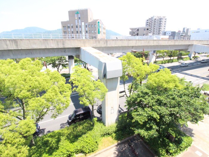 物件内観写真14　(室内からの展望)