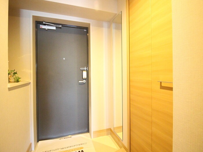 物件内観写真15　(玄関)