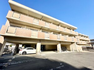 カルフ－ル緑井外観写真