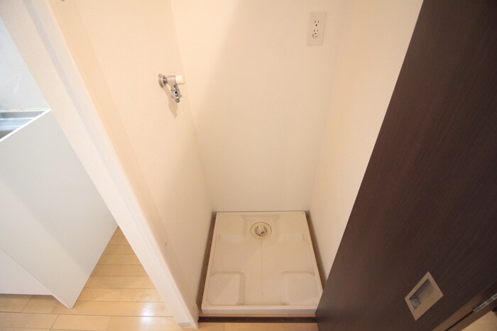 物件内観写真8　(洗濯機置場)