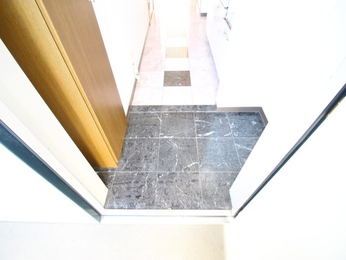 物件内観写真15　(玄関)