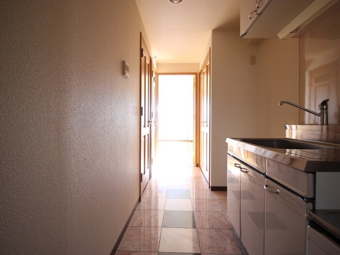 物件内観写真18　(廊下)