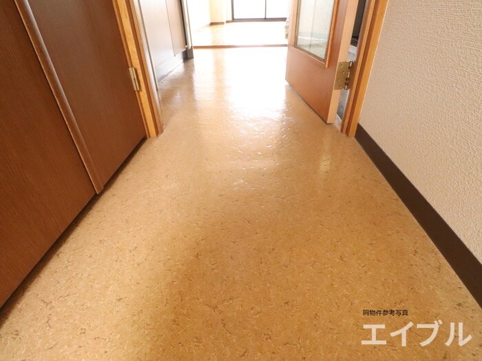 物件内観写真17　(廊下)