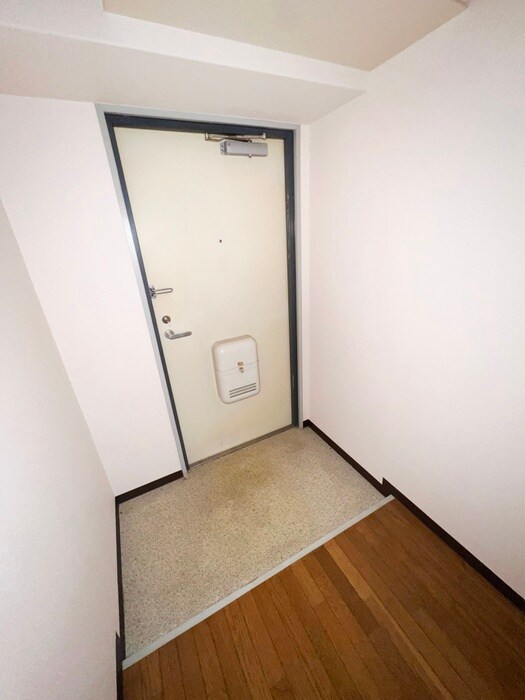 物件内観写真13　(玄関)