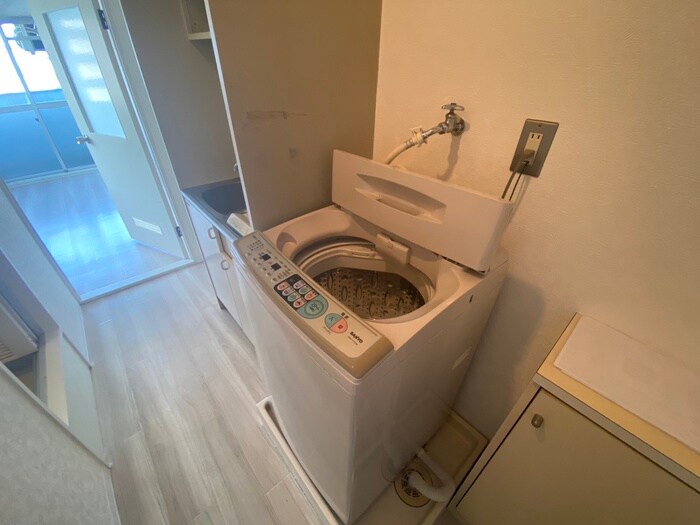 物件内観写真11　(洗濯機置場)