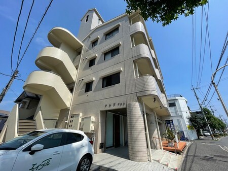 アルファビル外観写真