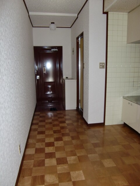 物件内観写真9　(廊下)