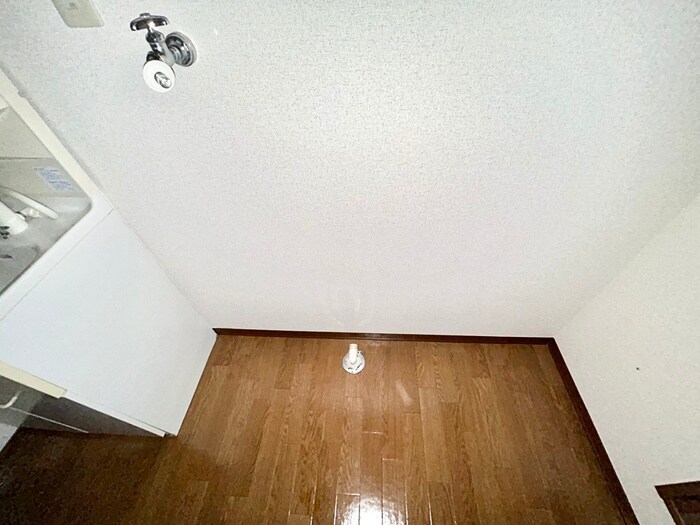 物件内観写真12　(洗濯機置場)