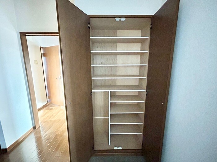 物件内観写真14　(靴箱)