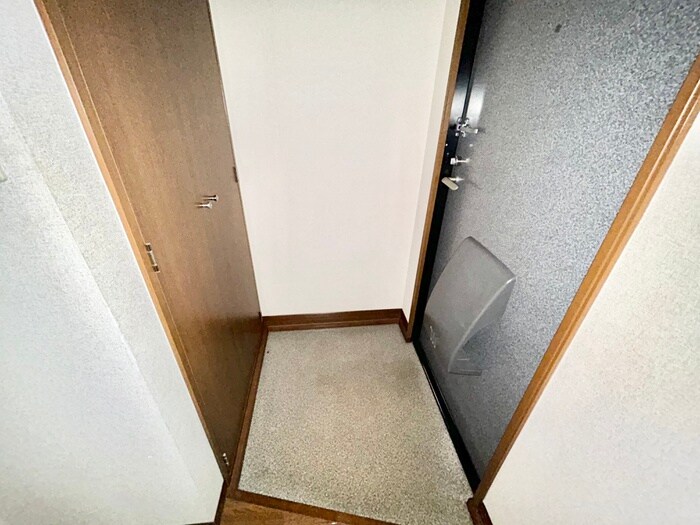 物件内観写真21　(玄関)