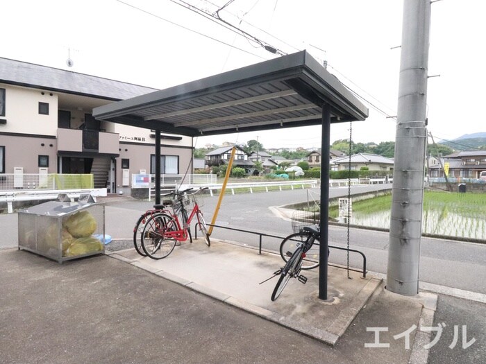物件外観写真3　(駐輪場)