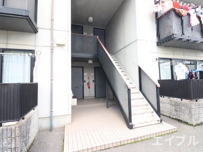 物件外観写真5　(エントランス部分)